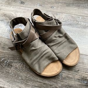 BLOWFISH Green Brown Fabric Sandals with Buckle